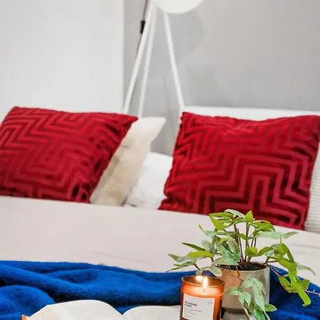 Walk To Opera House - 3br Live In Designer Budapest