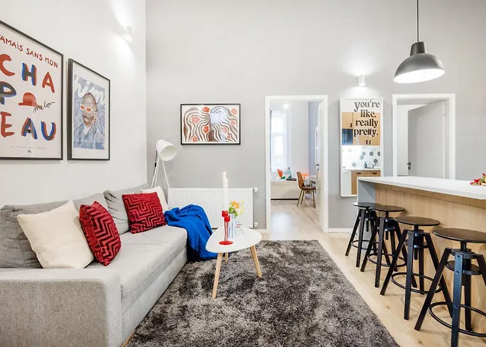 Walk To Opera House - 3br Live In Designer Budapest