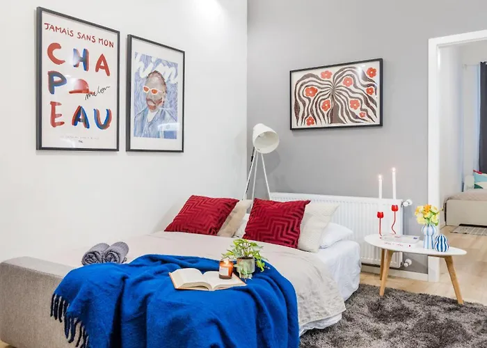 Walk To Opera House - 3br Live In Designer Budapest