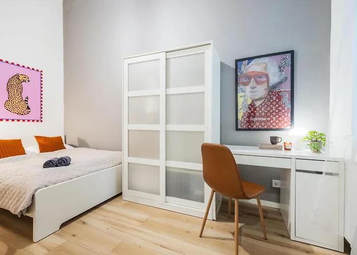 Walk To Opera House - 3br Live In Designer