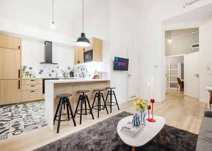 Walk To Opera House - 3br Live In Designer Lejlighed Budapest
