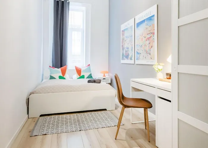 Walk To Opera House - 3br Live In Designer *