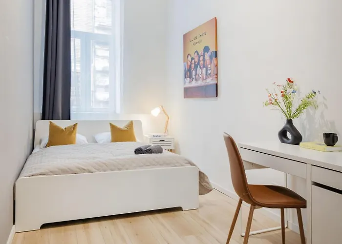 Walk To Opera House - 3br Live In Designer Lejlighed Budapest