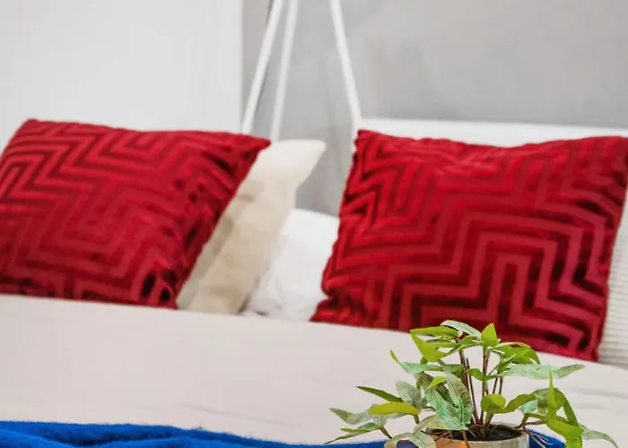 Walk To Opera House - 3br Live In Designer Budapest