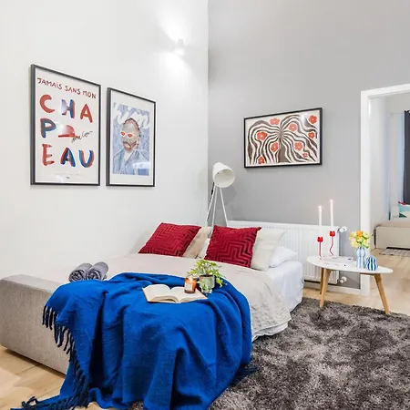 Walk To Opera House - 3br Live In Designer بودابست