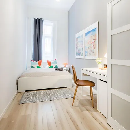 Walk To Opera House - 3br Live In Designer *