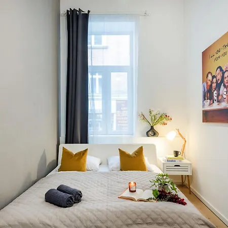 Walk To Opera House - 3br Live In Designer * בודפשט