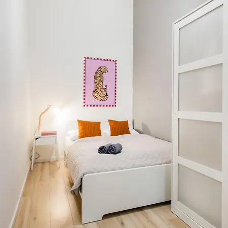 Walk To Opera House - 3br Live In Designer