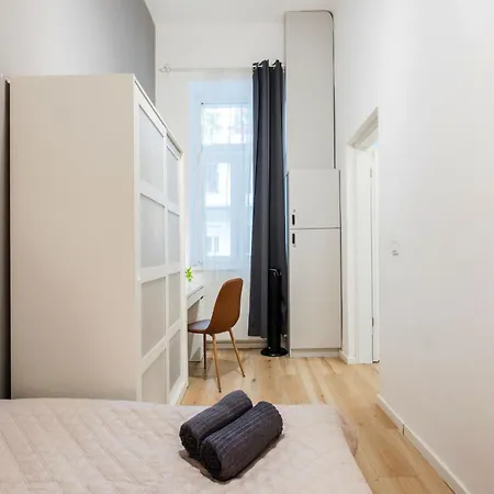Walk To Opera House - 3br Live In Designer Appartement *