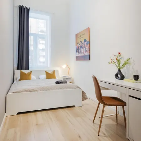 Walk To Opera House - 3br Live In Designer Appartement Budapest