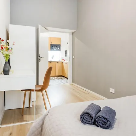 Walk To Opera House - 3br Live In Designer * Budapeste